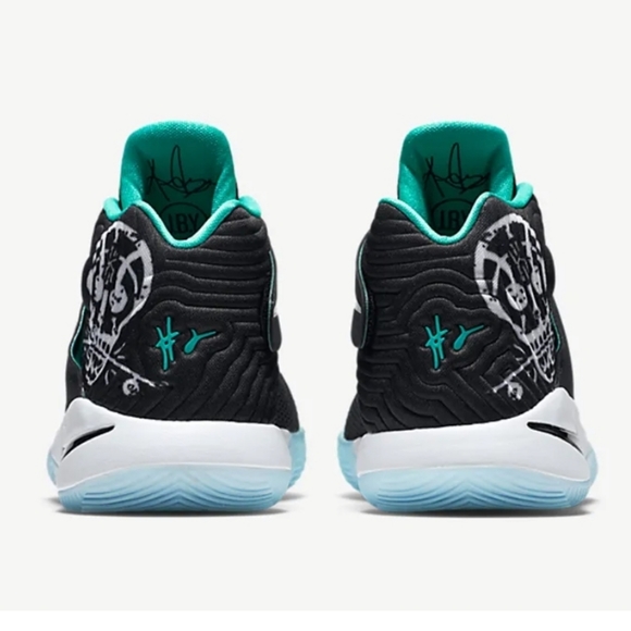 N I K E - Picture 3 of 4